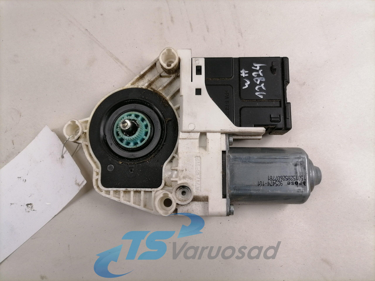 Volvo Glass lift 84062947 - Стекло и запчасти для Грузовиков: фото 2 Volvo Glass lift 84062947 - Стекло и запчасти для Грузовиков: фото 2