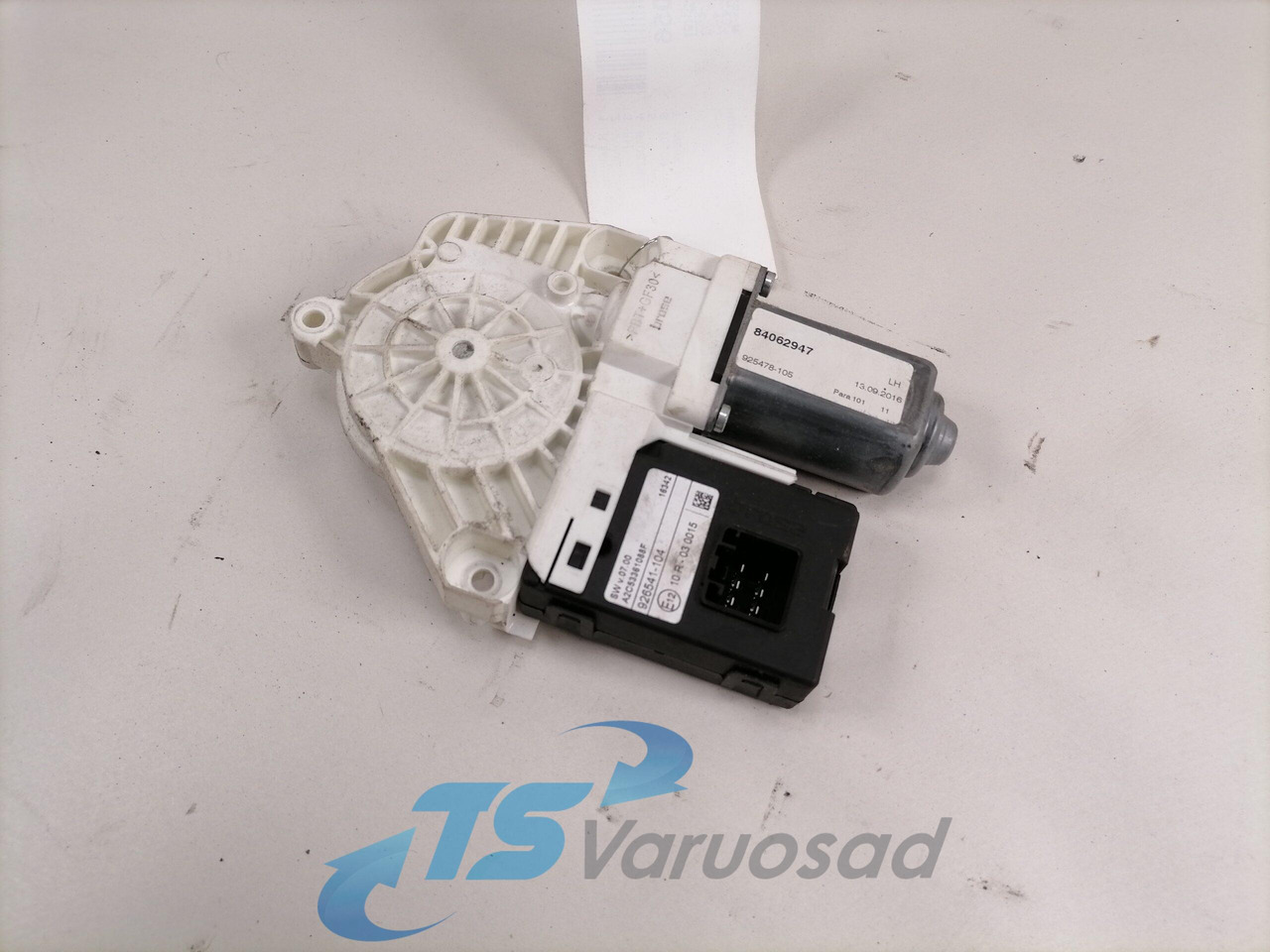Volvo Glass lift 84062947 - Стекло и запчасти для Грузовиков: фото 2 Volvo Glass lift 84062947 - Стекло и запчасти для Грузовиков: фото 2