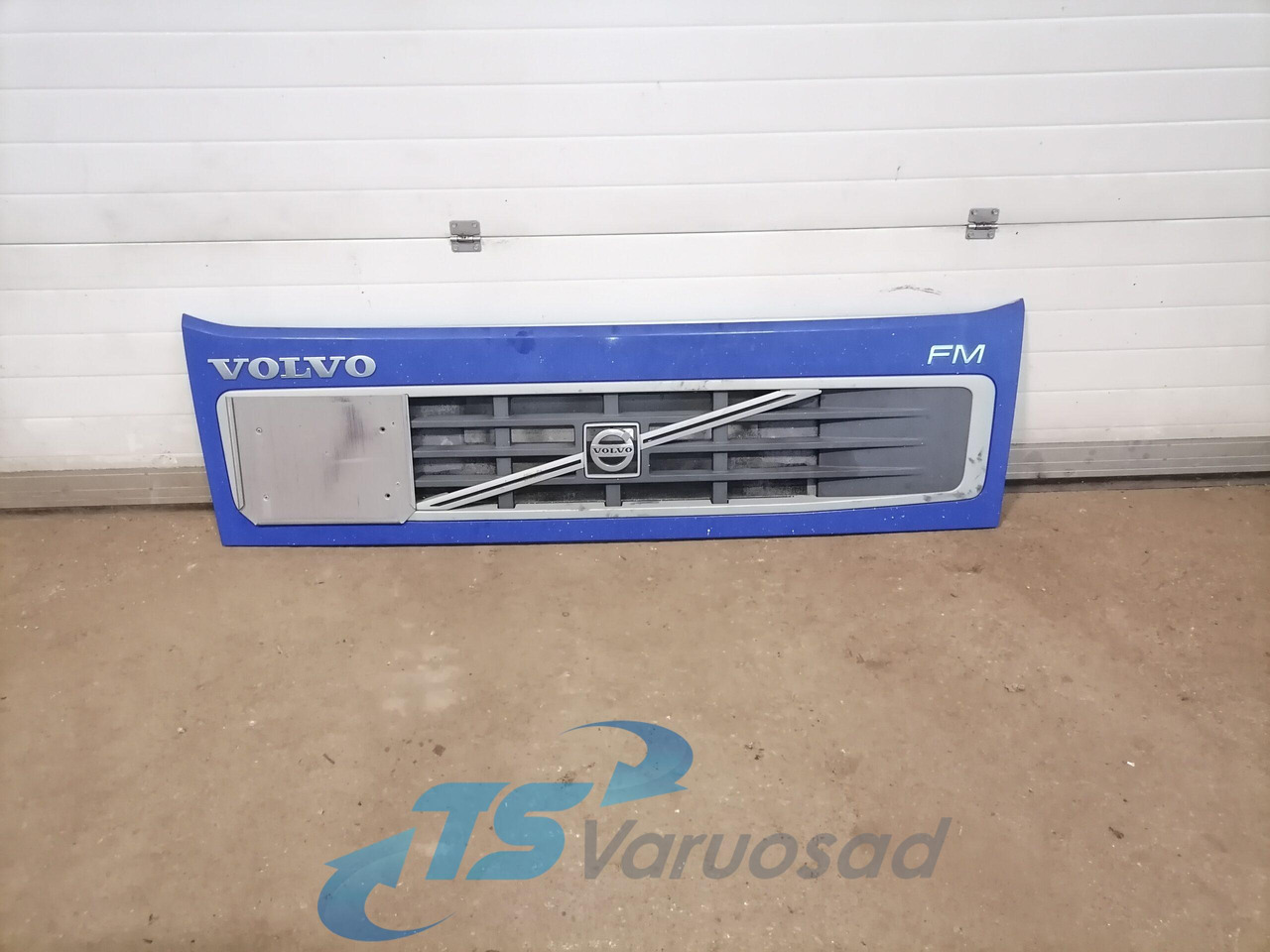 Volvo Grille panel 20523237 - Решётка радиатора для Грузовиков: фото 1 Volvo Grille panel 20523237 - Решётка радиатора для Грузовиков: фото 1