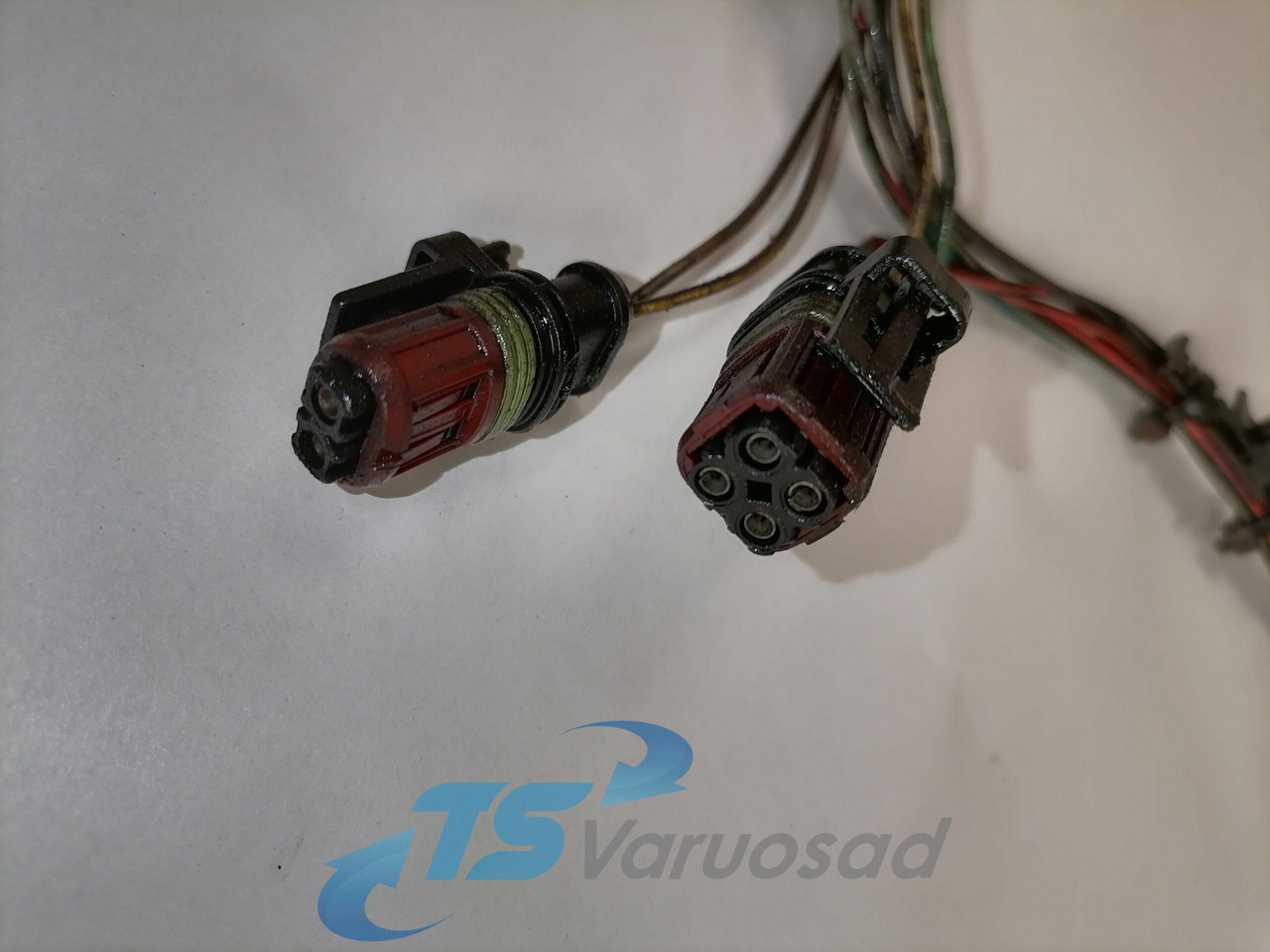 Volvo Injector wiring 22193671 - Топливный насос для Грузовиков: фото 2 Volvo Injector wiring 22193671 - Топливный насос для Грузовиков: фото 2
