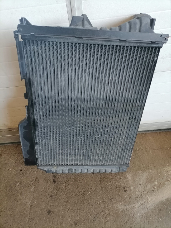 Volvo Intercooler radiator 20735696 - Интеркулер для Грузовиков: фото 2 Volvo Intercooler radiator 20735696 - Интеркулер для Грузовиков: фото 2