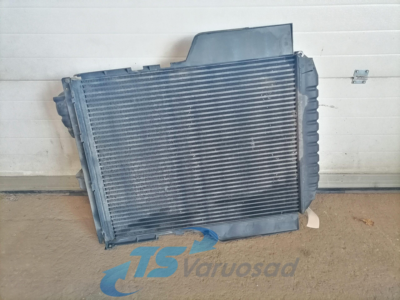 Volvo Intercooler radiator 20936050 - Интеркулер для Грузовиков: фото 2 Volvo Intercooler radiator 20936050 - Интеркулер для Грузовиков: фото 2