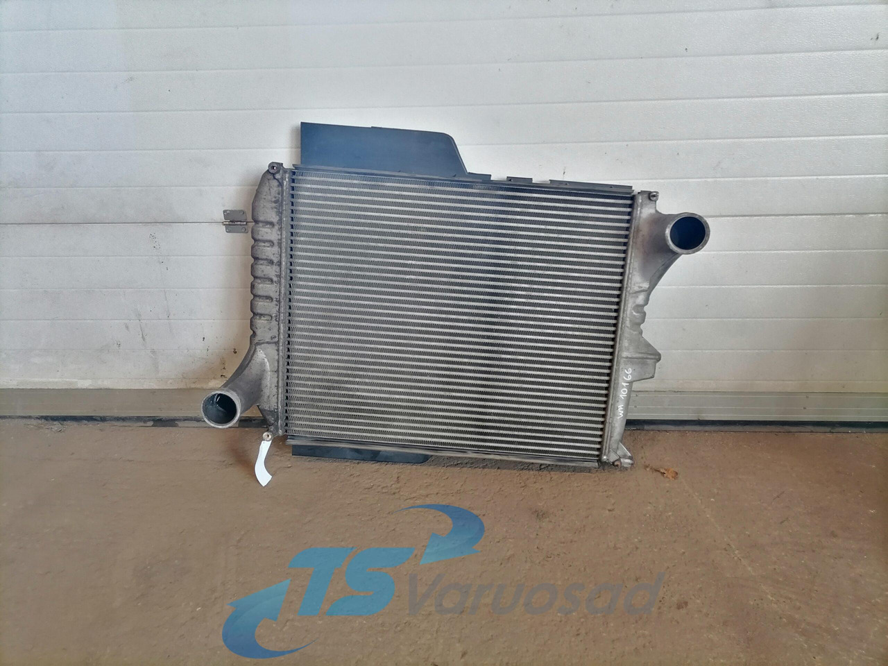 Volvo Intercooler radiator 20936050 - Интеркулер для Грузовиков: фото 1 Volvo Intercooler radiator 20936050 - Интеркулер для Грузовиков: фото 1