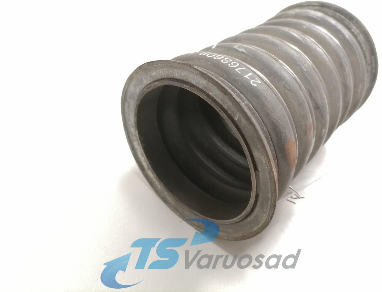 Volvo Intercooleri lõdvik 21768608 - Интеркулер для Грузовиков: фото 2 Volvo Intercooleri lõdvik 21768608 - Интеркулер для Грузовиков: фото 2