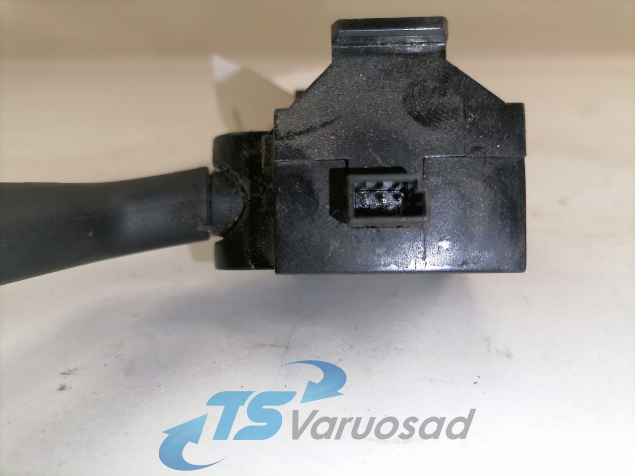 Volvo Switch, exhaust brake 7420864646 - Электрическая система для Грузовиков: фото 2 Volvo Switch, exhaust brake 7420864646 - Электрическая система для Грузовиков: фото 2
