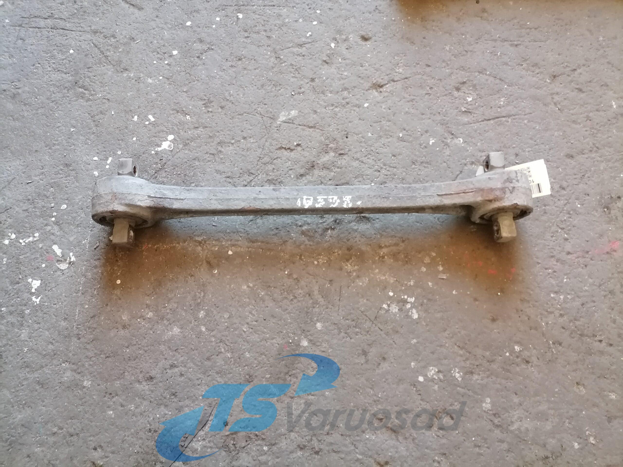 Volvo Torque rod 21196798 - Ось и запчасти для Грузовиков: фото 1 Volvo Torque rod 21196798 - Ось и запчасти для Грузовиков: фото 1
