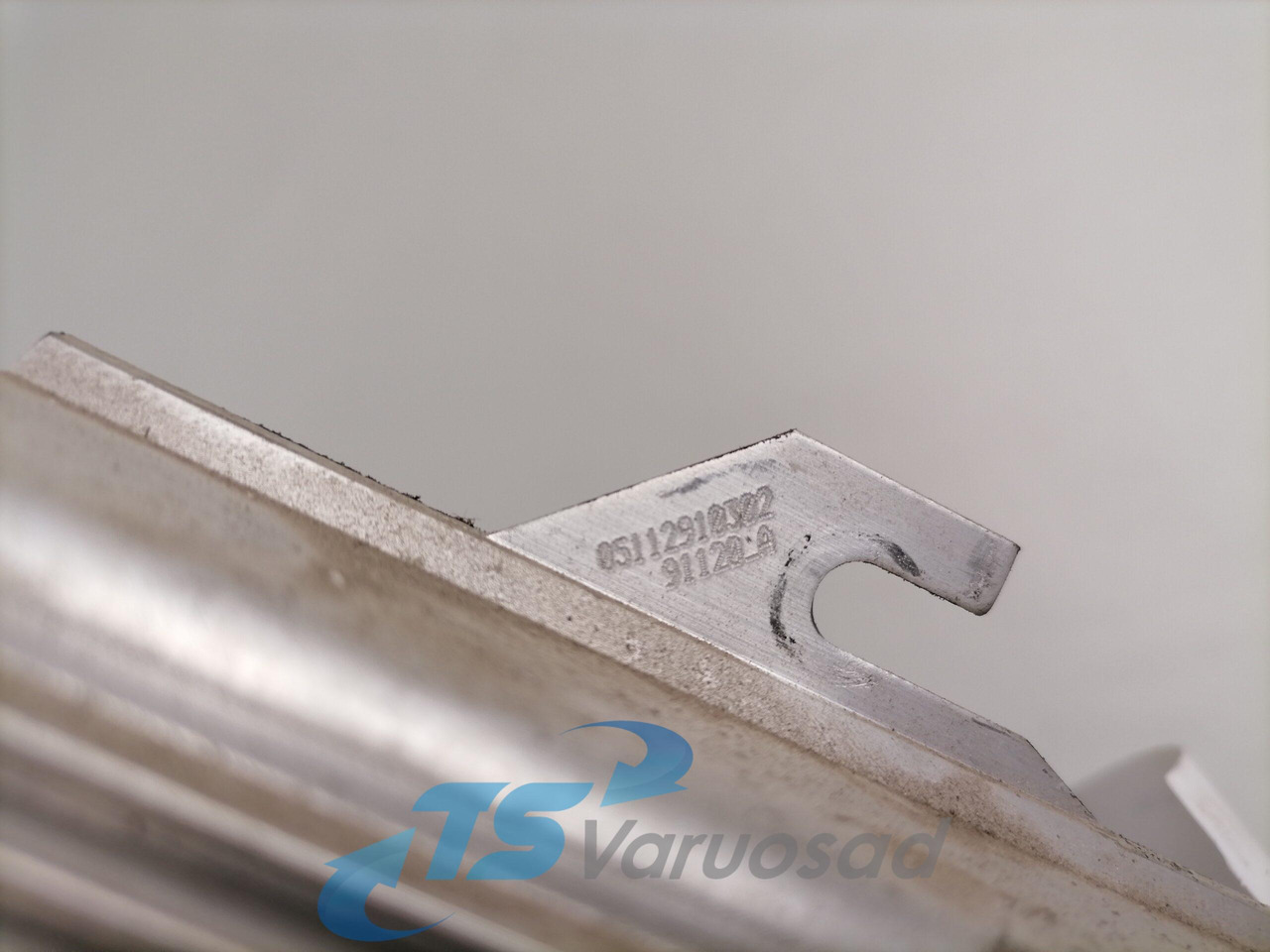 Volvo Voltage converter 7420880230 - Электрическая система для Грузовиков: фото 4 Volvo Voltage converter 7420880230 - Электрическая система для Грузовиков: фото 4