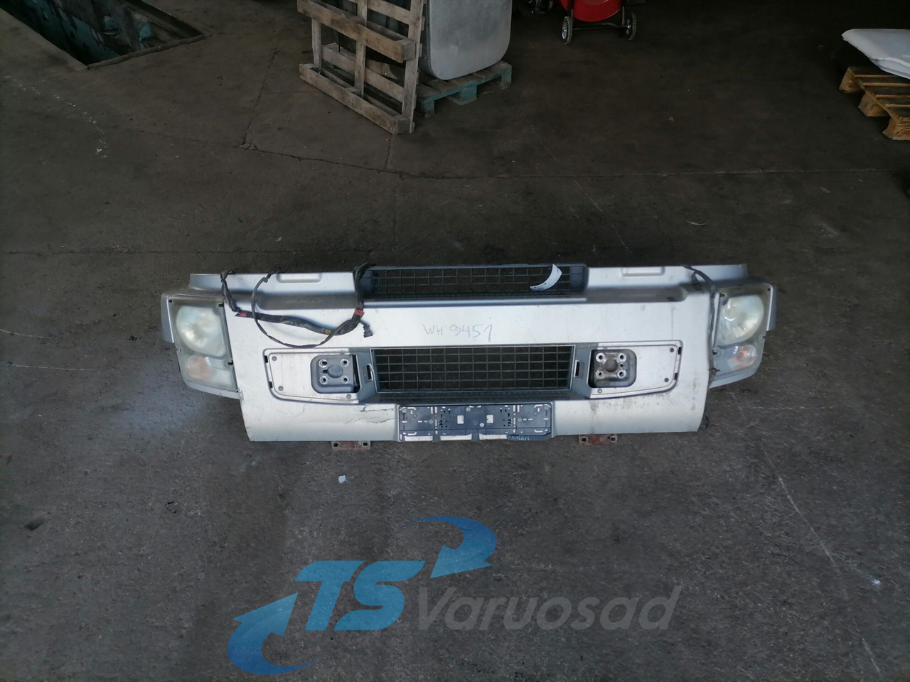 Volvo Volvo iluvõre/stange 20961643 - Решётка радиатора для Грузовиков: фото 1 Volvo Volvo iluvõre/stange 20961643 - Решётка радиатора для Грузовиков: фото 1