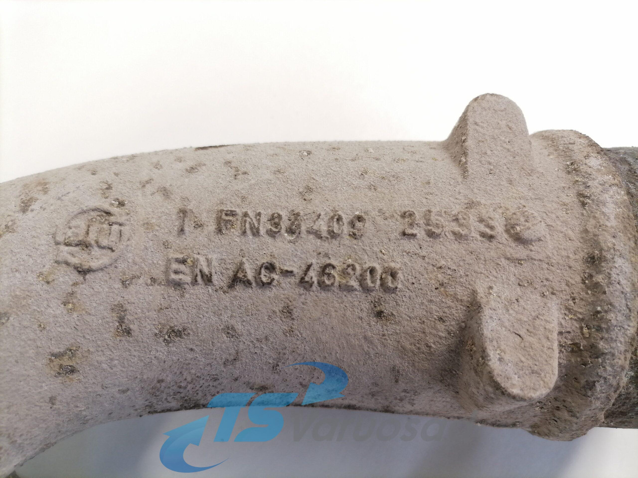 Volvo intercooler pipe 21082831 - Интеркулер для Грузовиков: фото 5 Volvo intercooler pipe 21082831 - Интеркулер для Грузовиков: фото 5