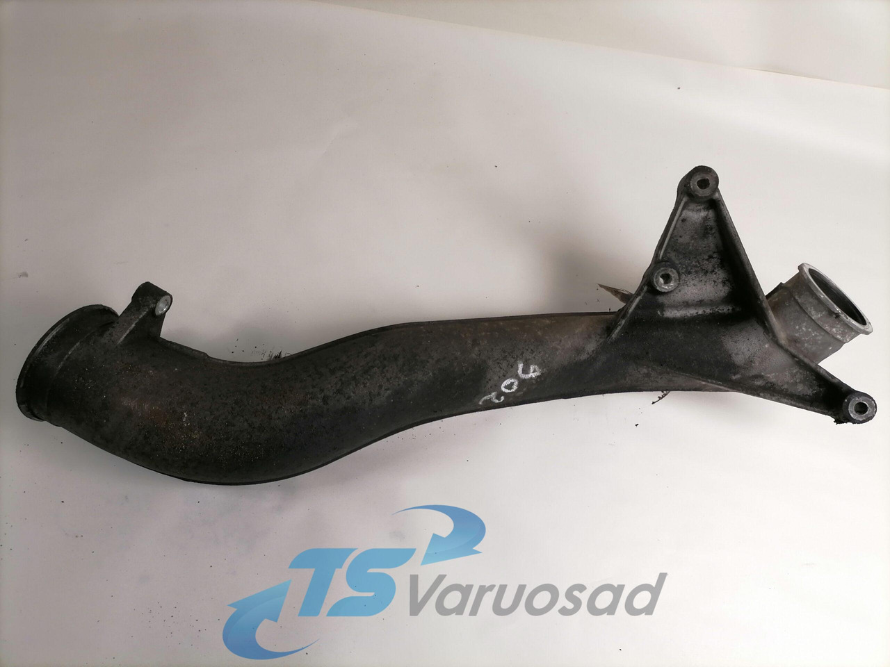 Volvo intercooler pipe 3979999 - Интеркулер для Грузовиков: фото 2 Volvo intercooler pipe 3979999 - Интеркулер для Грузовиков: фото 2