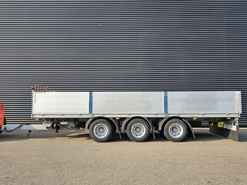 Fynkar K324T / 3 AXLE / TWIST-LOCKS / 2 X LIFT AXLE - Прицеп бортовой/ Платформа: фото 2 Fynkar K324T / 3 AXLE / TWIST-LOCKS / 2 X LIFT AXLE - Прицеп бортовой/ Платформа: фото 2