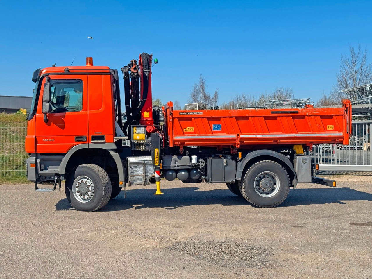 Mercedes-Benz 1844 4x4 Meiller 3S Bordmatik Palfinger PK16001K - Самосвал: фото 3 Mercedes-Benz 1844 4x4 Meiller 3S Bordmatik Palfinger PK16001K - Самосвал: фото 3
