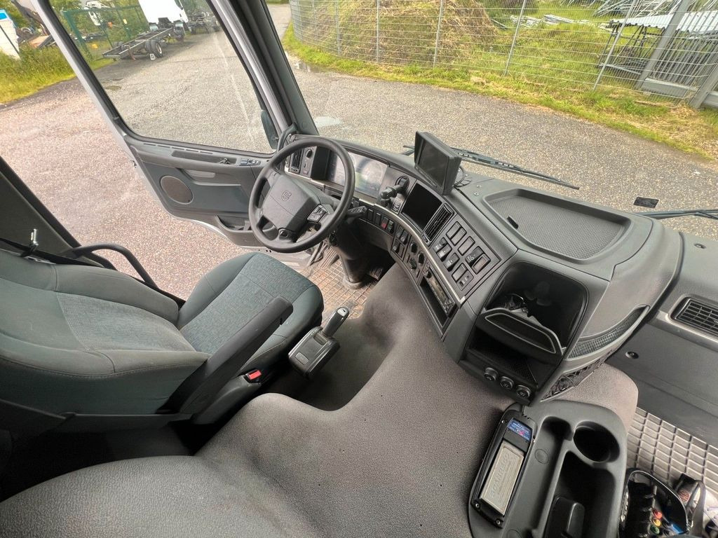 Volvo FM 420 6X2 Abroller mit Kran & Funk im Top Zust. - Крюковой мультилифт, Автоманипулятор: фото 4 Volvo FM 420 6X2 Abroller mit Kran & Funk im Top Zust. - Крюковой мультилифт, Автоманипулятор: фото 4