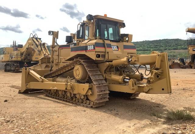 CAT D8R - Бульдозер: фото 2 CAT D8R - Бульдозер: фото 2