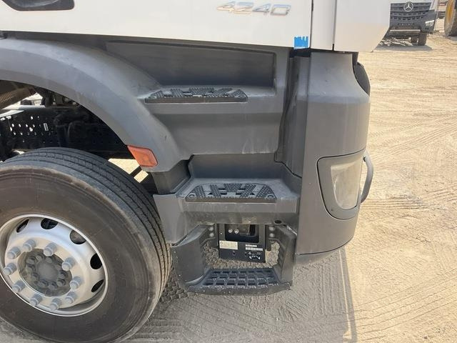 Грузовик-шасси Mercedes-Benz Arocs 4240: фото 19 Грузовик-шасси Mercedes-Benz Arocs 4240: фото 19