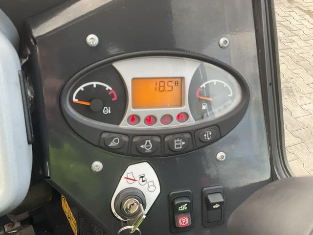 Колёсный погрузчик Bobcat L23: фото 24