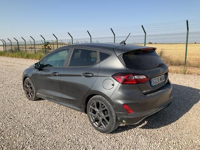 Ford Fiesta - Легковой автомобиль: фото 2 Ford Fiesta - Легковой автомобиль: фото 2