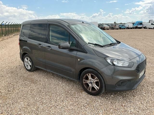 Ford Transit Courier - Микроавтобус, Пассажирский фургон: фото 4 Ford Transit Courier - Микроавтобус, Пассажирский фургон: фото 4