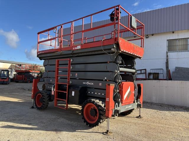 SkyJack SJ9664RT - Ножничный подъемник: фото 1 SkyJack SJ9664RT - Ножничный подъемник: фото 1