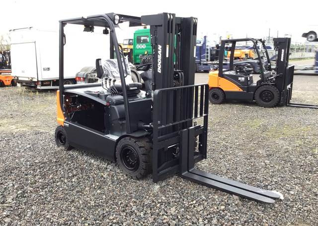 Doosan B30X-7 PLUS - Электропогрузчик: фото 4 Doosan B30X-7 PLUS - Электропогрузчик: фото 4