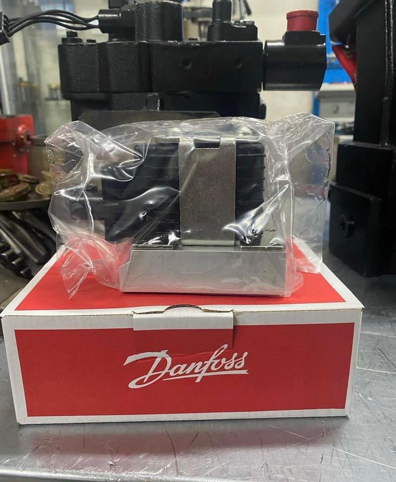 DANFOSS / SAUER PRESSURE CONTROL VALVE MCV116A3204 - Гидравлический клапан для Строительной техники: фото 1 DANFOSS / SAUER PRESSURE CONTROL VALVE MCV116A3204 - Гидравлический клапан для Строительной техники: фото 1