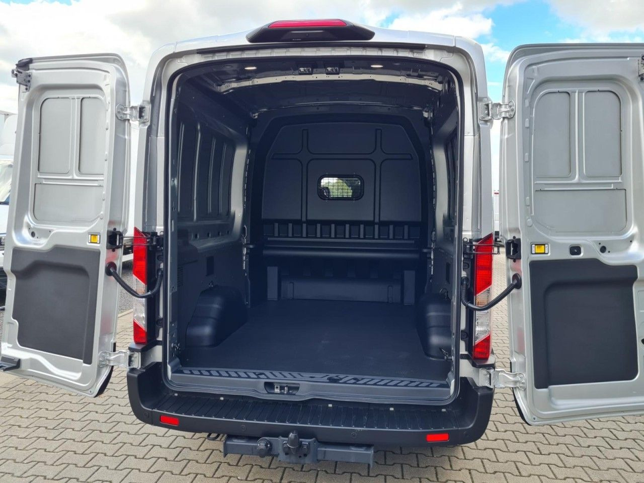 Цельнометаллический фургон, Грузопассажирский фургон Ford Transit 3,5t Kasten Doka TDCi L3 Trend AHK PDC K: фото 18