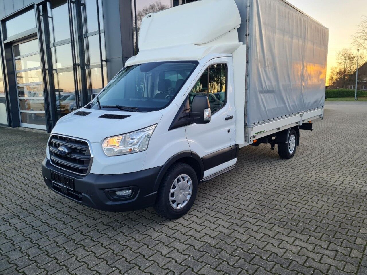 Ford Transit 350 Pritsche Schiebe Plane LBW Trend RWD - Тентованный фургон: фото 3 Ford Transit 350 Pritsche Schiebe Plane LBW Trend RWD - Тентованный фургон: фото 3