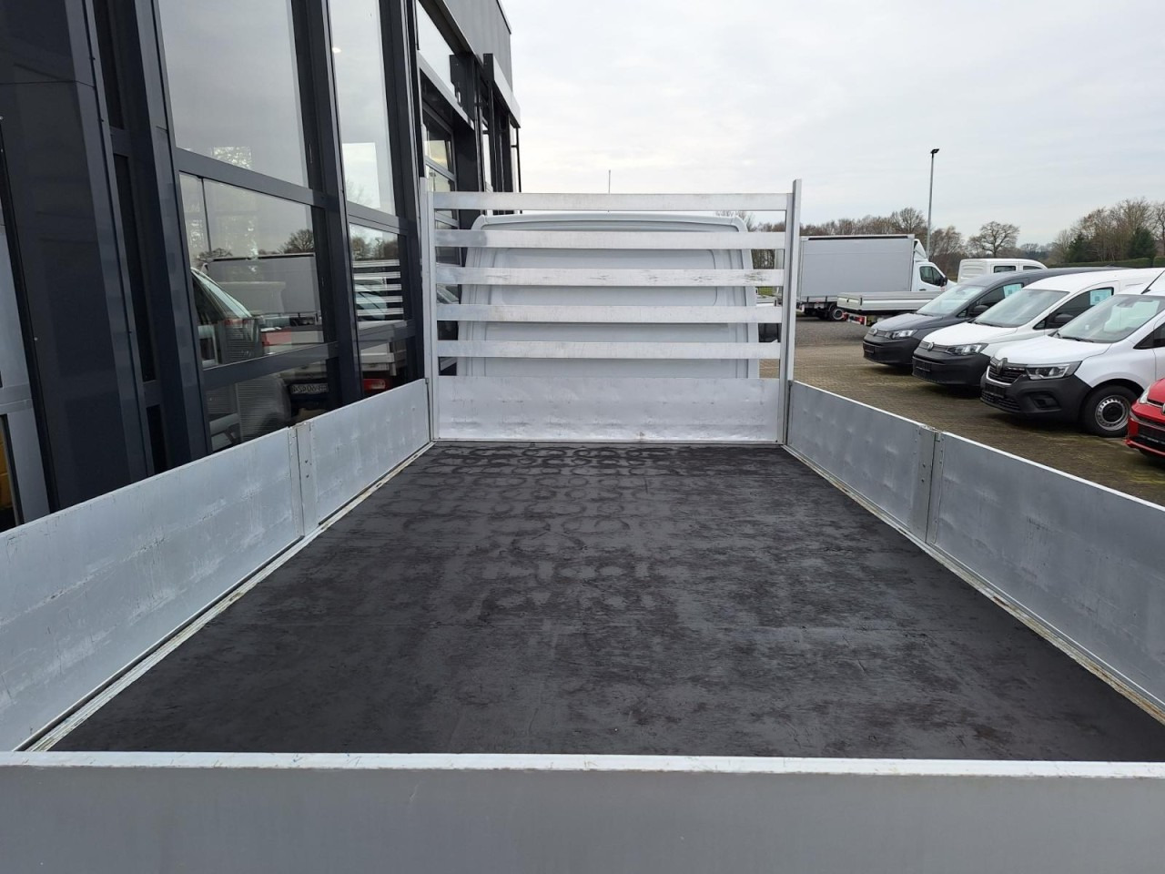 Mercedes-Benz Sprinter 317 CDI Pritsche L4 RWD AHK KLIMA TEMPOMAT - Малотоннажный бортовой грузовик: фото 3 Mercedes-Benz Sprinter 317 CDI Pritsche L4 RWD AHK KLIMA TEMPOMAT - Малотоннажный бортовой грузовик: фото 3