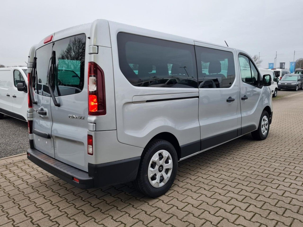 Renault Trafic Kombi 9-Sitze L2 Grand Equilibre KLIMA TE - Легковой автомобиль: фото 5 Renault Trafic Kombi 9-Sitze L2 Grand Equilibre KLIMA TE - Легковой автомобиль: фото 5