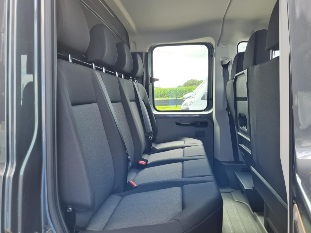 Volkswagen Crafter 35 DOKA 7-Sitze Maxi L4 KLIMA TEMPOMAT - Малотоннажный бортовой грузовик, Грузопассажирский фургон: фото 4 Volkswagen Crafter 35 DOKA 7-Sitze Maxi L4 KLIMA TEMPOMAT - Малотоннажный бортовой грузовик, Грузопассажирский фургон: фото 4