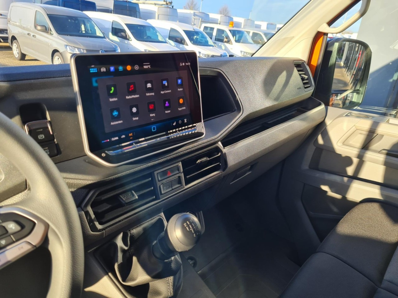 Малотоннажный бортовой грузовик, Грузопассажирский фургон Volkswagen Crafter 35 Doka 7-Sitze MR AHK KLIMA PDC TEMPOMAT: фото 15