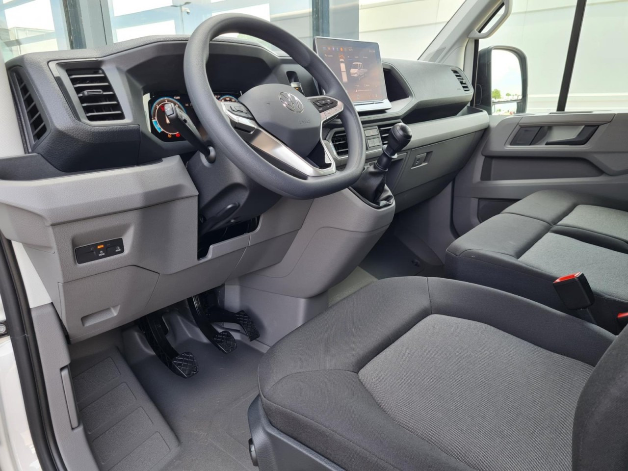 Volkswagen Crafter 35 Doka TDI MR LED KLIMA - Малотоннажный бортовой грузовик, Грузопассажирский фургон: фото 4 Volkswagen Crafter 35 Doka TDI MR LED KLIMA - Малотоннажный бортовой грузовик, Грузопассажирский фургон: фото 4