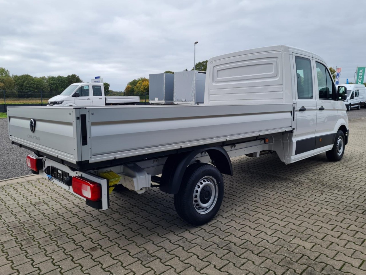 Volkswagen Crafter 35 Doka TDI Pritsche lang L4 KLIMA TEMPOMAT - Малотоннажный бортовой грузовик, Грузопассажирский фургон: фото 4 Volkswagen Crafter 35 Doka TDI Pritsche lang L4 KLIMA TEMPOMAT - Малотоннажный бортовой грузовик, Грузопассажирский фургон: фото 4