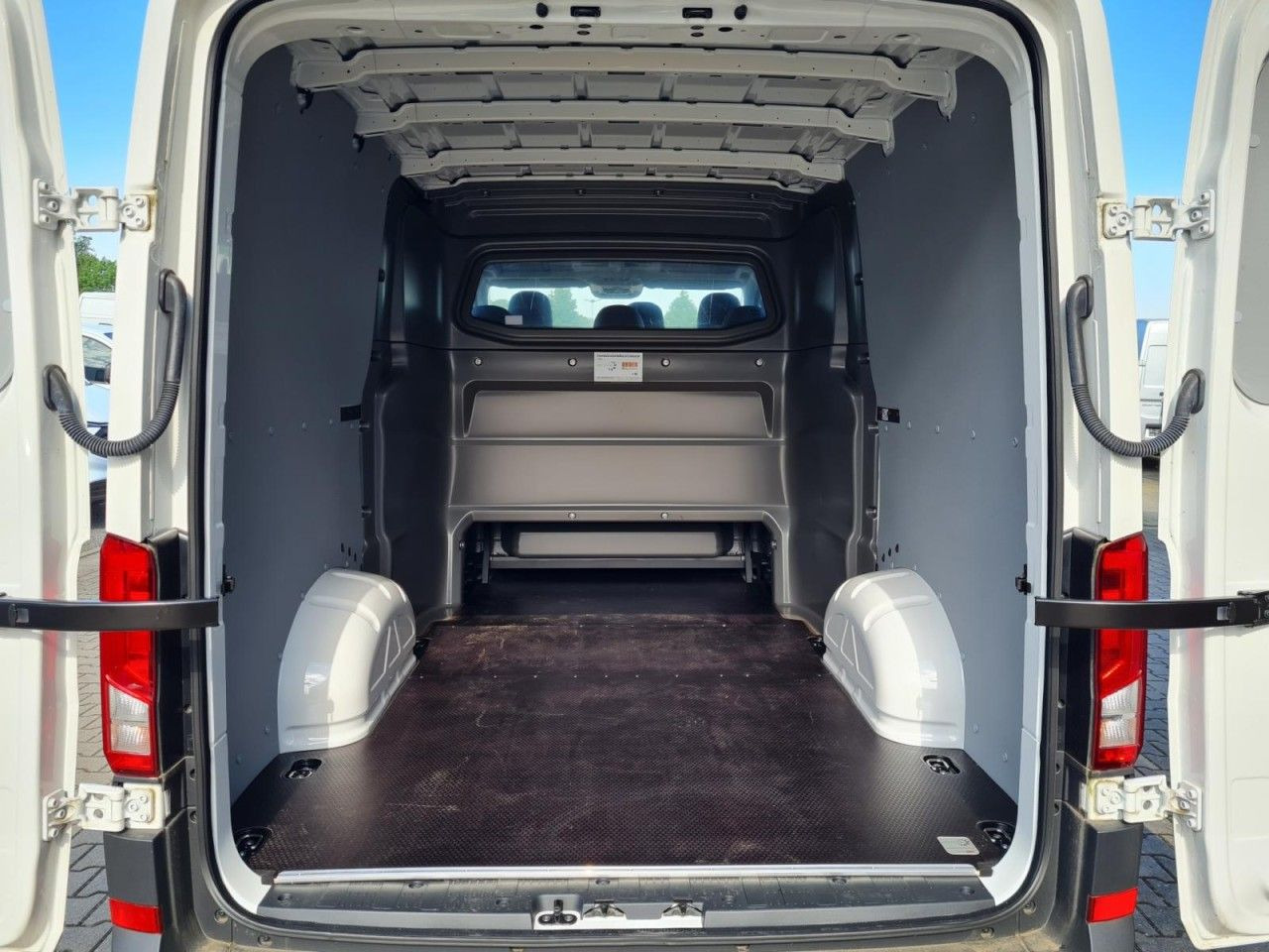 Цельнометаллический фургон, Грузопассажирский фургон Volkswagen Crafter 35 Kasten Plus Doka Mixto PDC NAVI/APP: фото 16