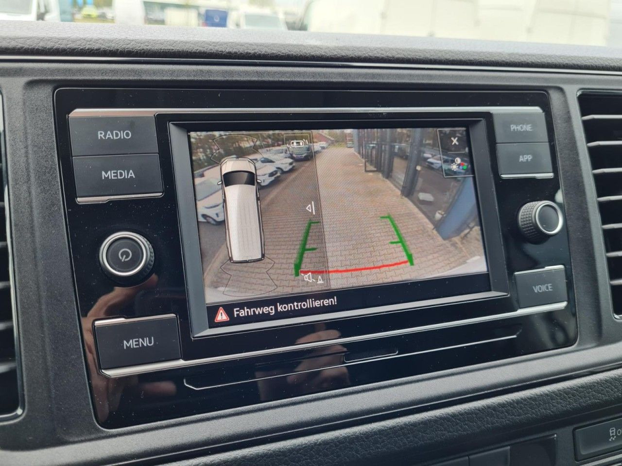 Цельнометаллический фургон Volkswagen Crafter 35 Kasten lang L4H2 KLIMA NAVI_APP HOLZB: фото 11