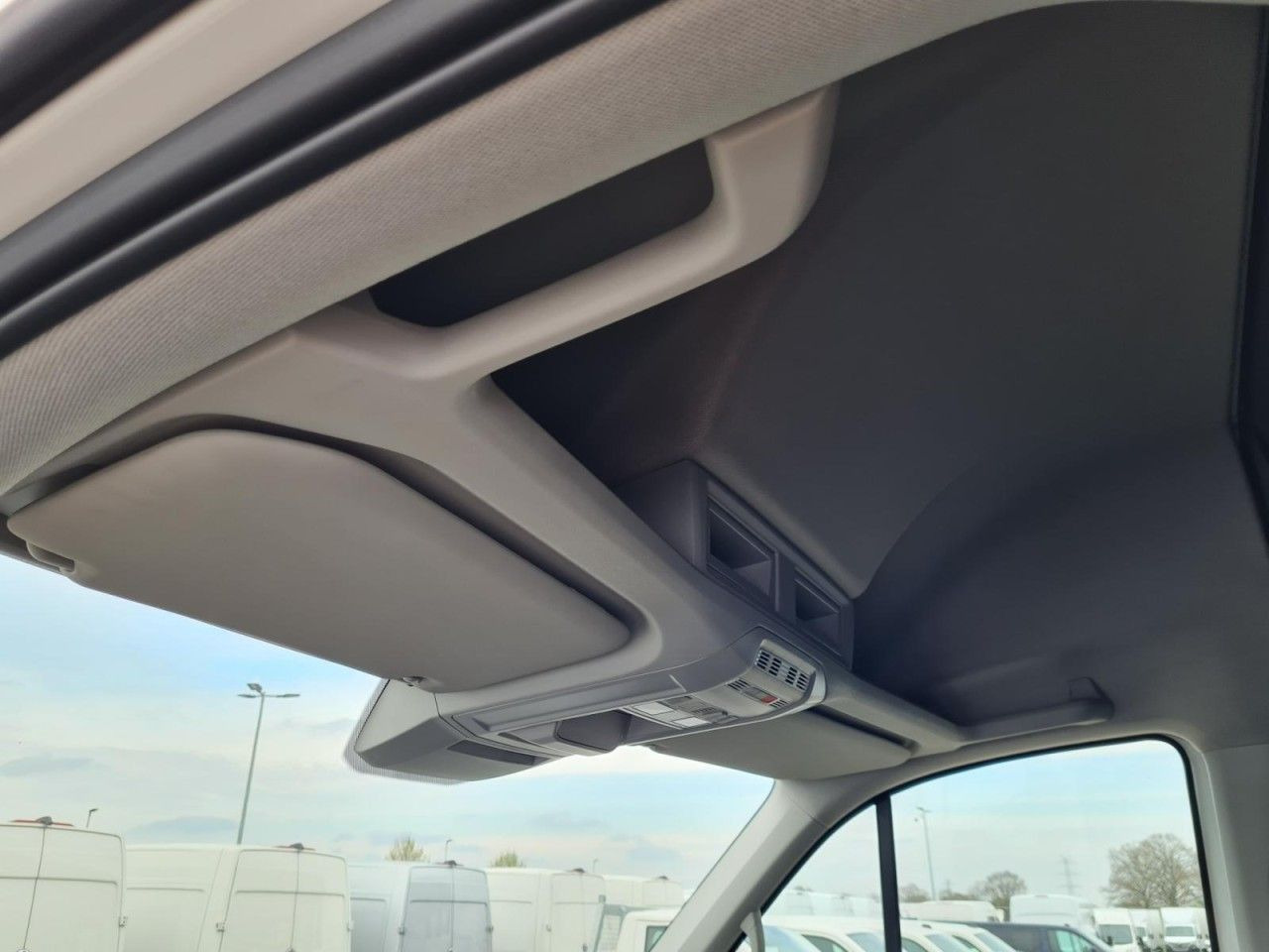 Цельнометаллический фургон Volkswagen Crafter 35 Kasten lang L4H2 KLIMA NAVI_APP HOLZB: фото 18