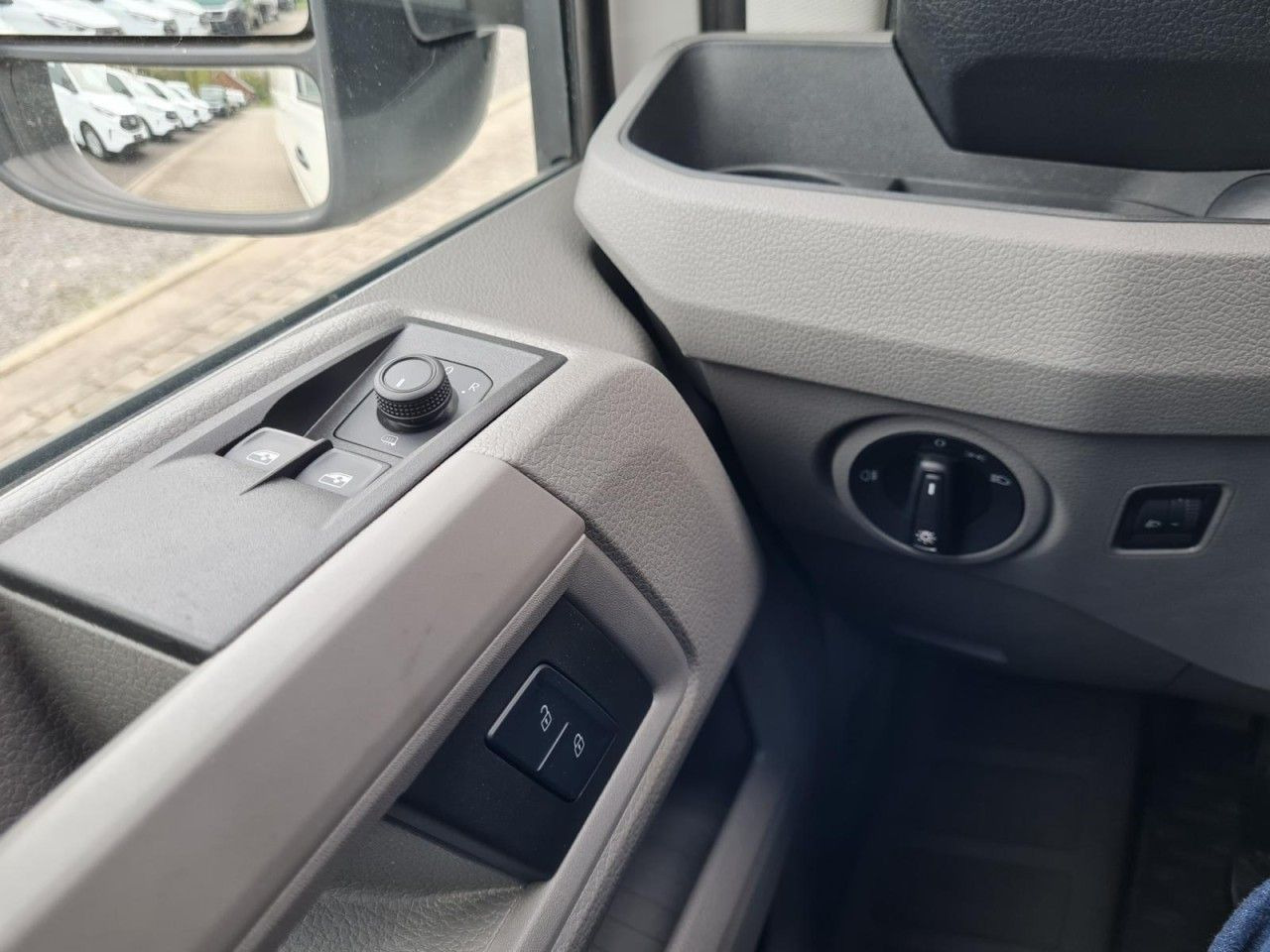 Цельнометаллический фургон Volkswagen Crafter 35 Kasten lang L4H2 KLIMA NAVI_APP HOLZB: фото 17