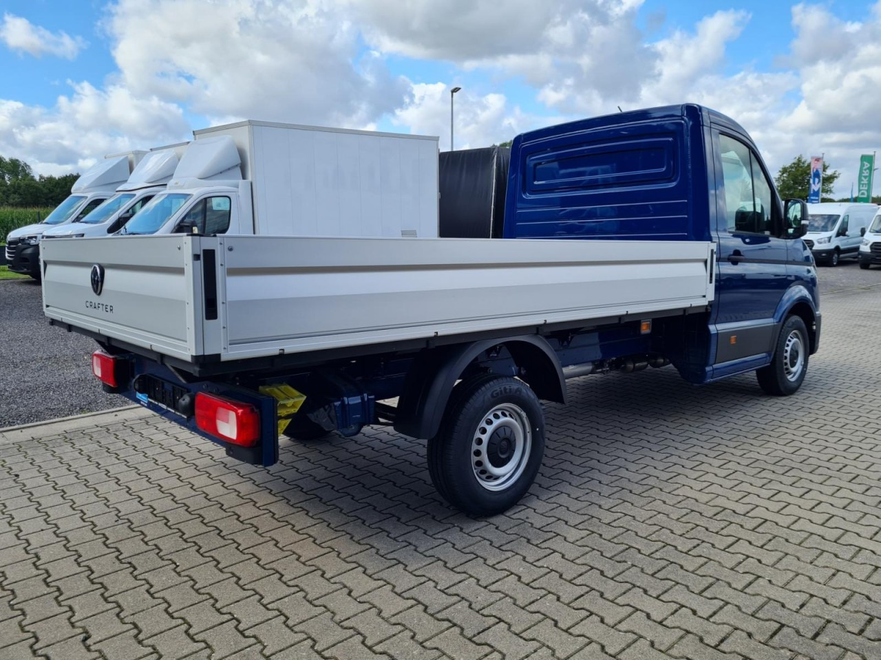 Volkswagen Crafter 35 Pritsche MR L3 KLIMA NAVI/APP TEMPOMAT - Малотоннажный бортовой грузовик: фото 4 Volkswagen Crafter 35 Pritsche MR L3 KLIMA NAVI/APP TEMPOMAT - Малотоннажный бортовой грузовик: фото 4