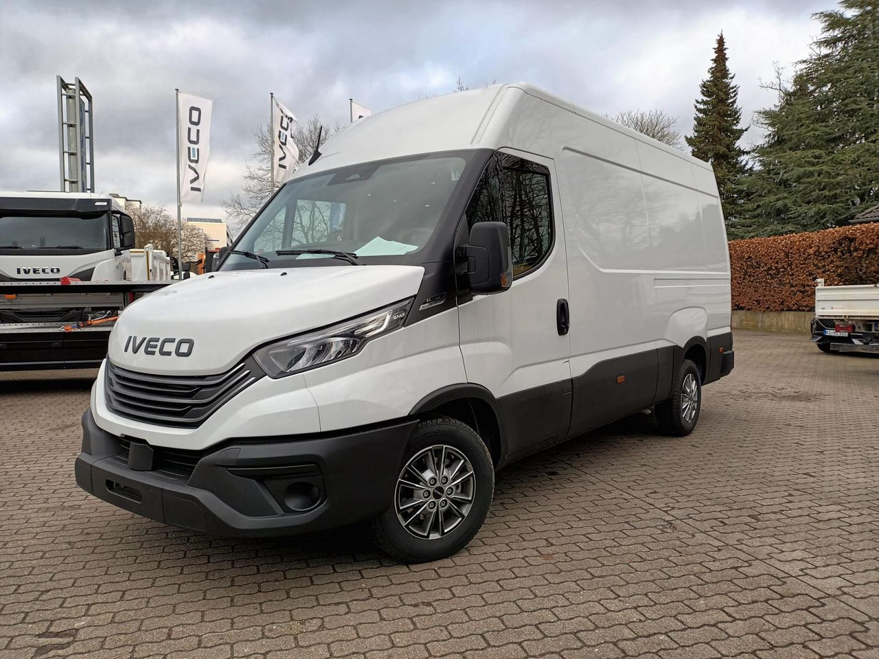 Iveco 35S16A8V AHK, ACC, LED-SCHEINWERFER ab 0% - Цельнометаллический фургон: фото 1 Iveco 35S16A8V AHK, ACC, LED-SCHEINWERFER ab 0% - Цельнометаллический фургон: фото 1
