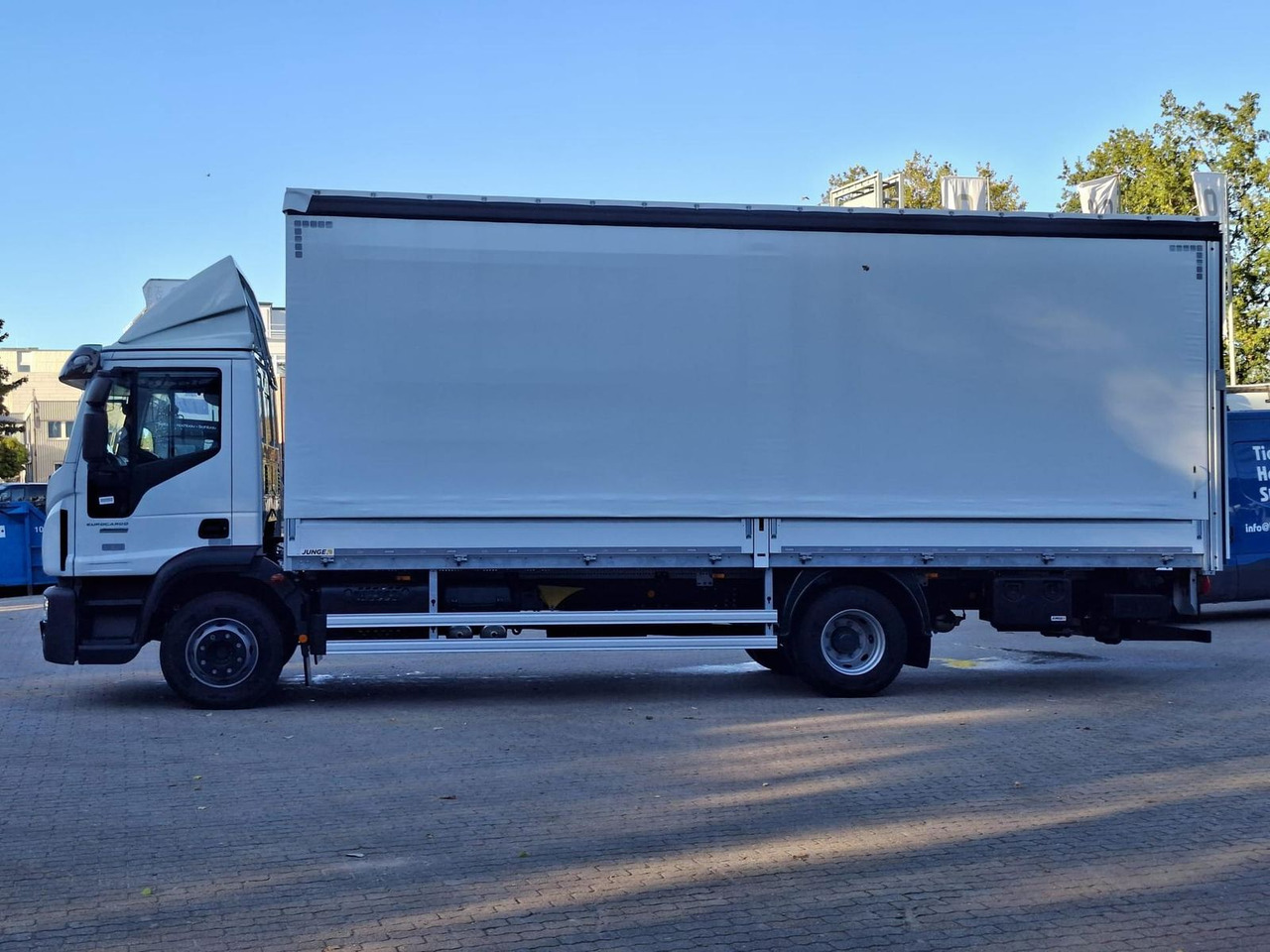 Iveco Eurocargo ML120E25/P JUNGE Schiebeplane LBW 1... - Тентованный грузовик: фото 2 Iveco Eurocargo ML120E25/P JUNGE Schiebeplane LBW 1... - Тентованный грузовик: фото 2
