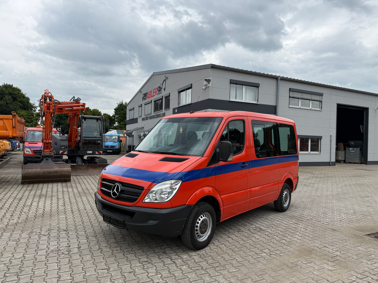Mercedes-Benz 211 CDI Kombi AHK - Легковой автомобиль: фото 2 Mercedes-Benz 211 CDI Kombi AHK - Легковой автомобиль: фото 2