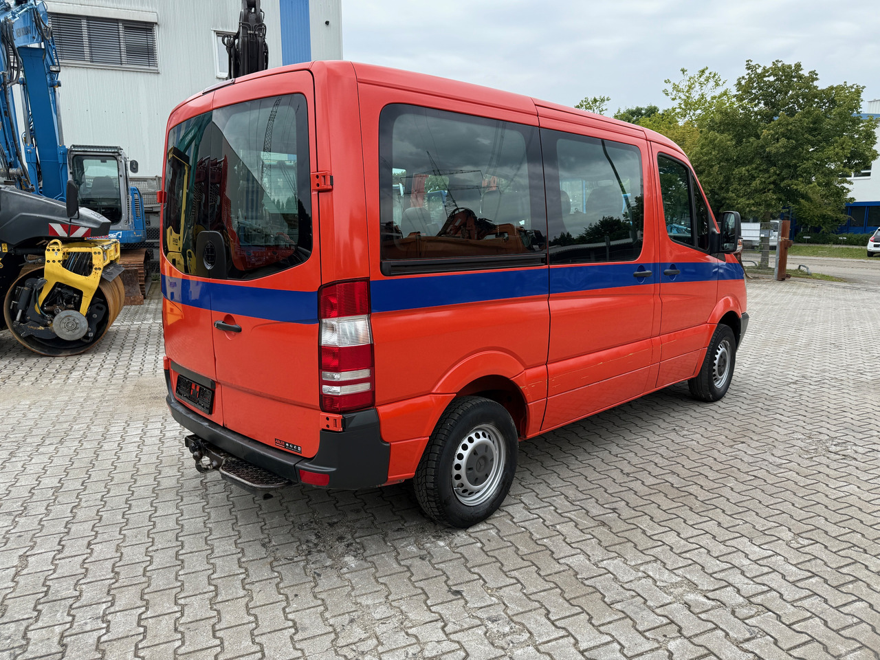 Mercedes-Benz 211 CDI Kombi AHK - Легковой автомобиль: фото 4 Mercedes-Benz 211 CDI Kombi AHK - Легковой автомобиль: фото 4