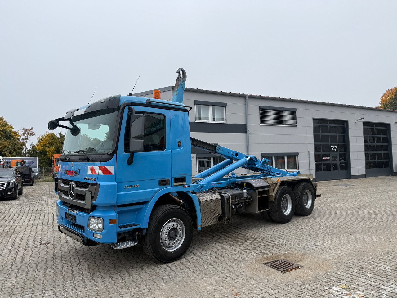 Mercedes-Benz 2646 Actros Abrollkipper Meiller AHK - Крюковой мультилифт: фото 3 Mercedes-Benz 2646 Actros Abrollkipper Meiller AHK - Крюковой мультилифт: фото 3