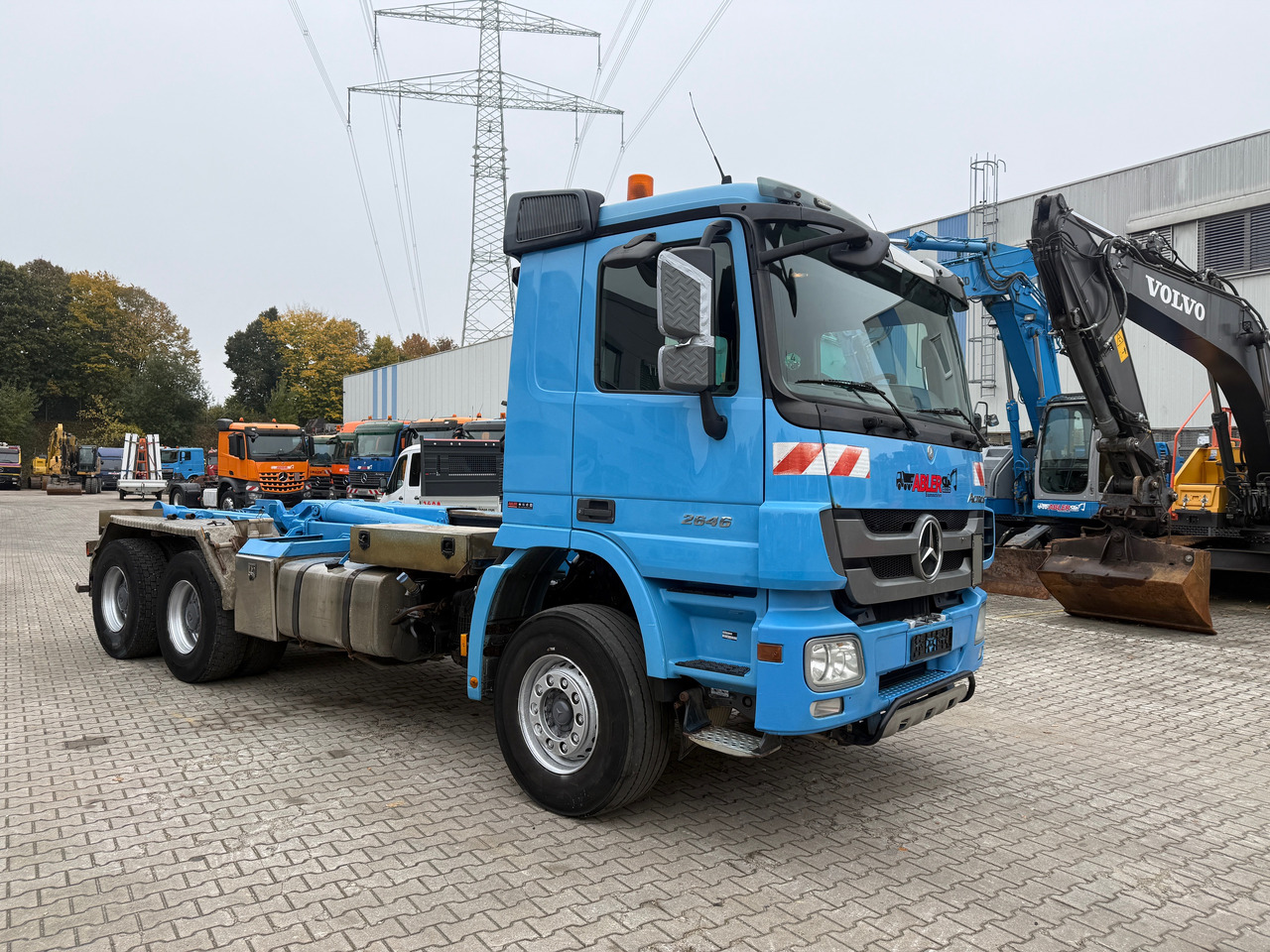 Mercedes-Benz 2646 Actros Abrollkipper Meiller AHK - Крюковой мультилифт: фото 4 Mercedes-Benz 2646 Actros Abrollkipper Meiller AHK - Крюковой мультилифт: фото 4