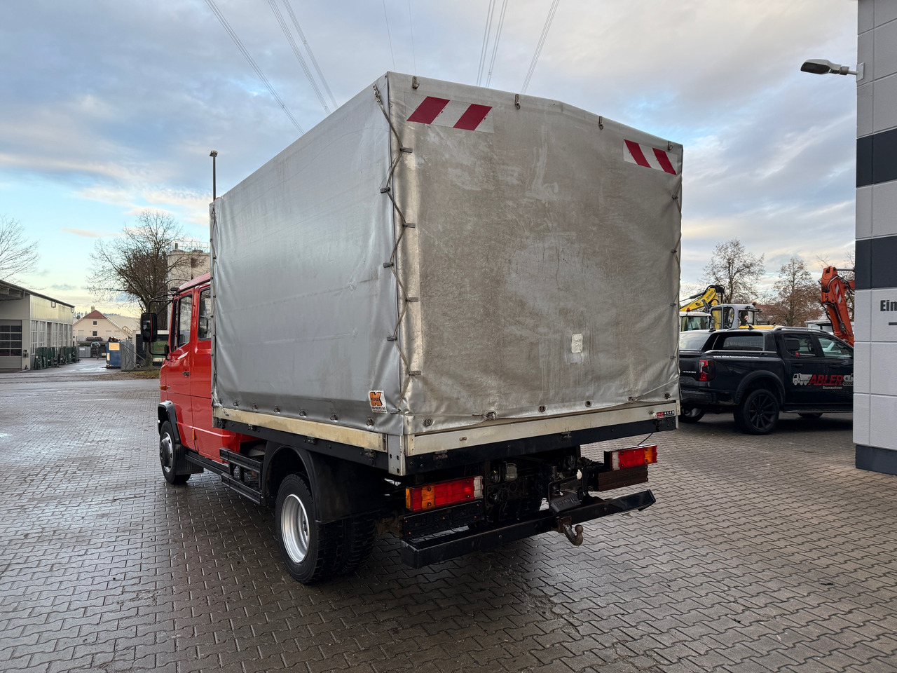Mercedes-Benz 816 Vario Doka Pritsche Plane 2x AHK - Тентованный грузовик: фото 5 Mercedes-Benz 816 Vario Doka Pritsche Plane 2x AHK - Тентованный грузовик: фото 5