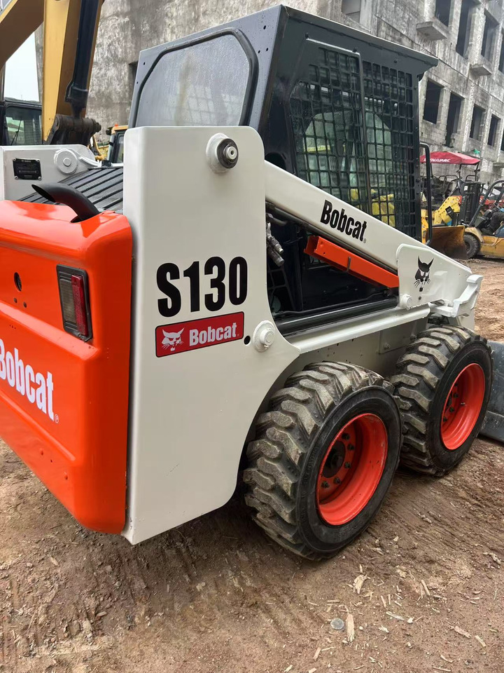 BOBCAT S130 - Мини-погрузчик с бортовым поворотом: фото 5 BOBCAT S130 - Мини-погрузчик с бортовым поворотом: фото 5