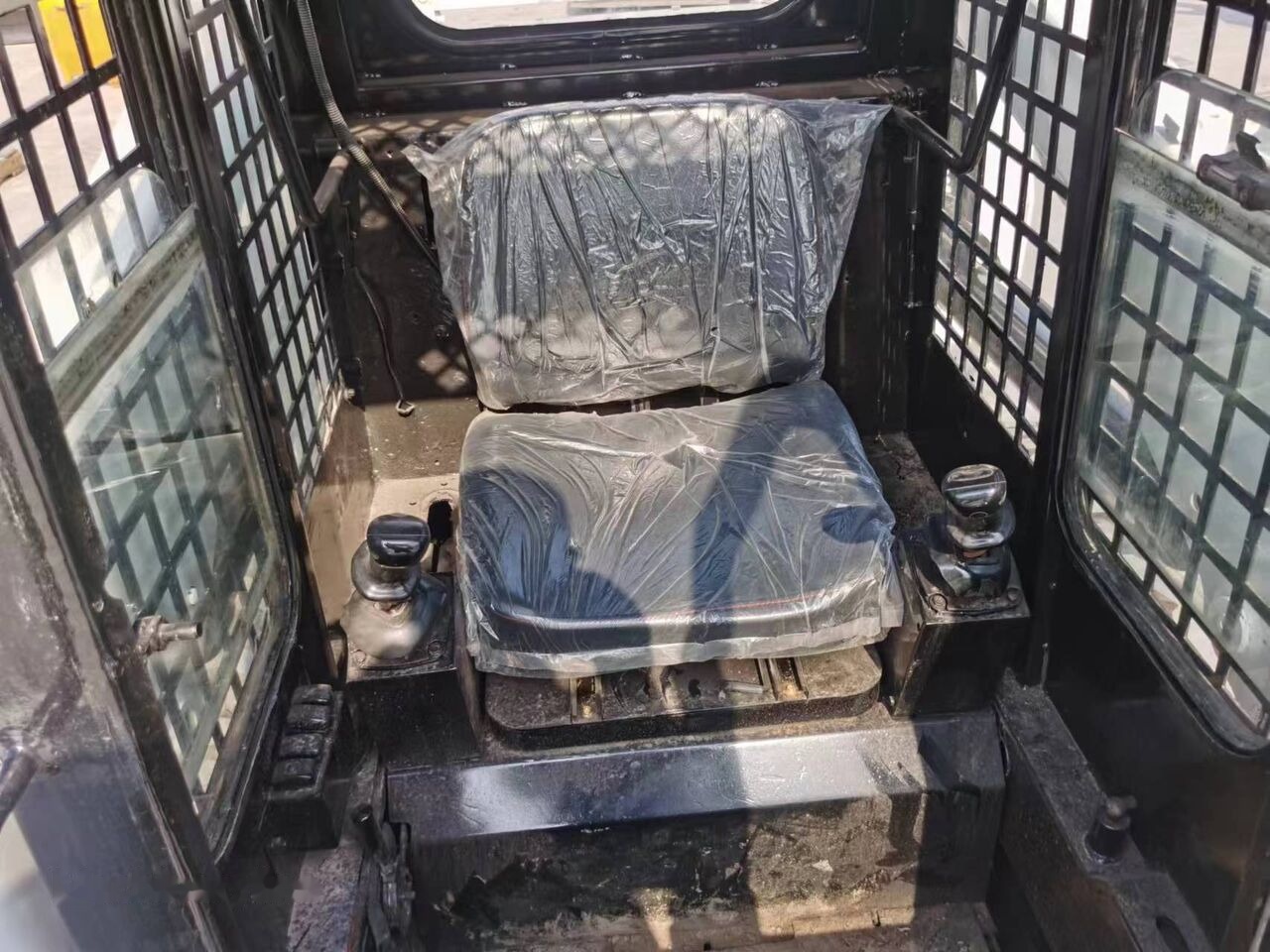 Bobcat S160 - Мини-погрузчик с бортовым поворотом: фото 2 Bobcat S160 - Мини-погрузчик с бортовым поворотом: фото 2