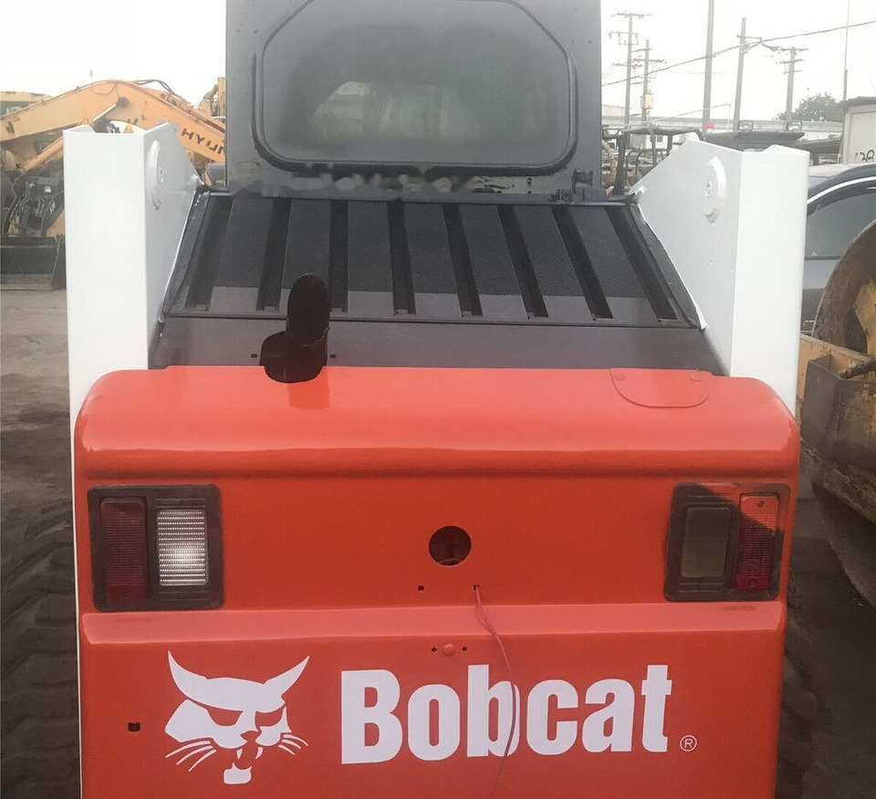 Bobcat S250 - Мини-погрузчик с бортовым поворотом: фото 4 Bobcat S250 - Мини-погрузчик с бортовым поворотом: фото 4