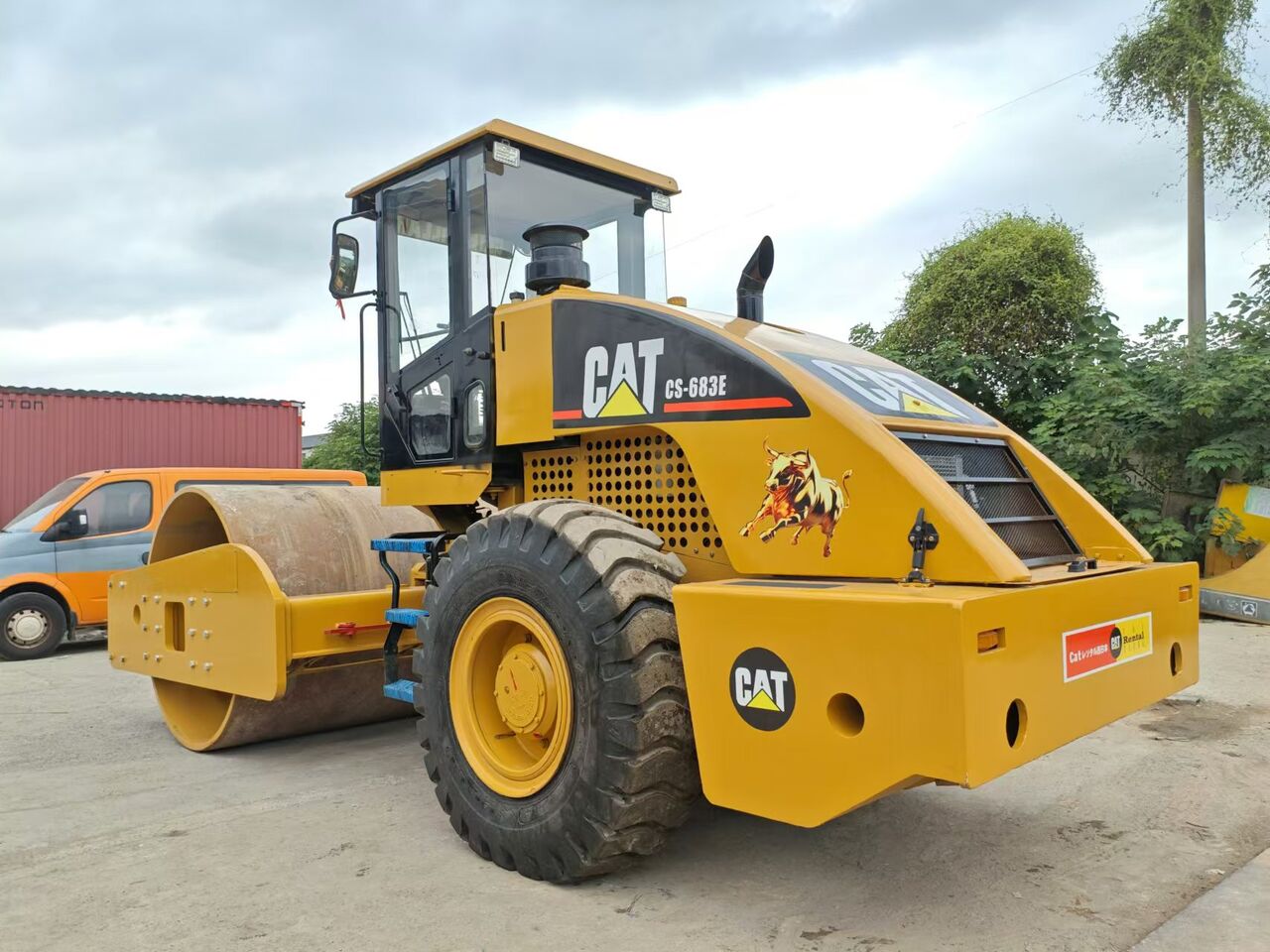 CATERPILLAR CS683E - Дорожный каток: фото 3 CATERPILLAR CS683E - Дорожный каток: фото 3