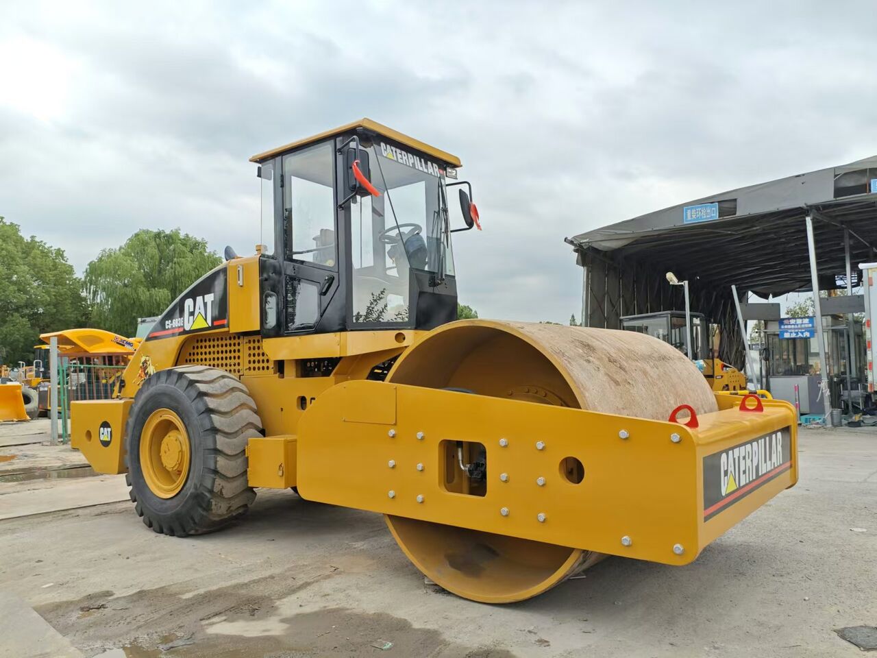 CATERPILLAR CS683E - Дорожный каток: фото 2 CATERPILLAR CS683E - Дорожный каток: фото 2